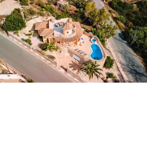 Casa Roca de Leones