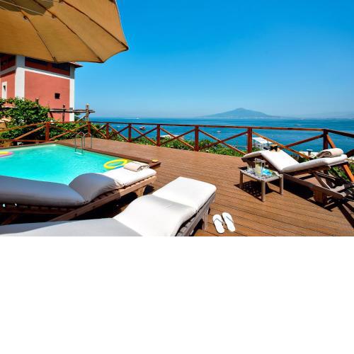 Casa Rosada - Waterfont Villa With Private Pool