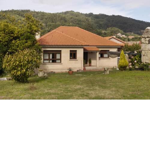 Casa rural A Regueira, campo y playa en la Rías Baixas