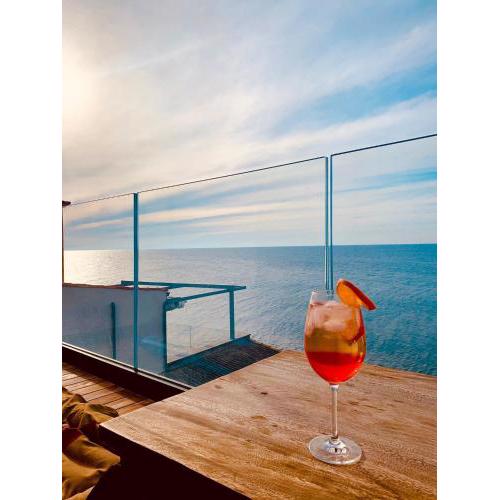 CASA SUL MARE A 30 m dalla spiaggia della Marina
