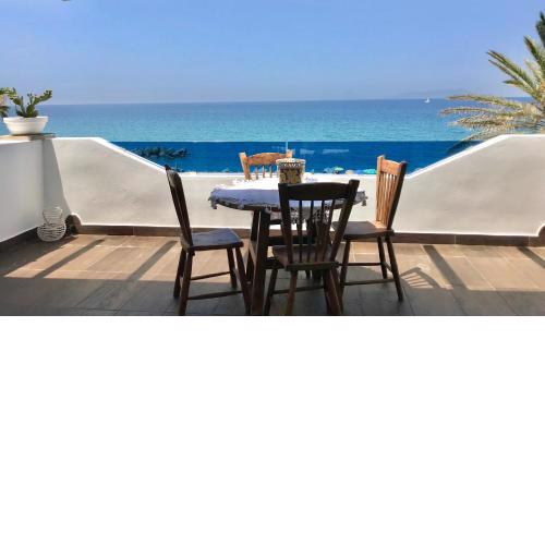 Casa sul mare Mongiove, Vista Isole Eolie