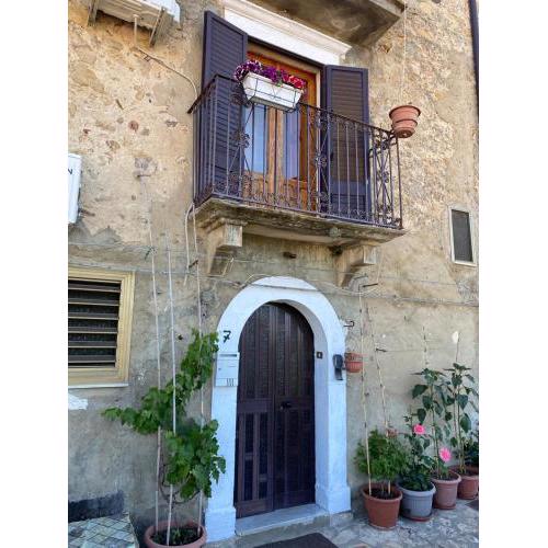 casa sulla roccia