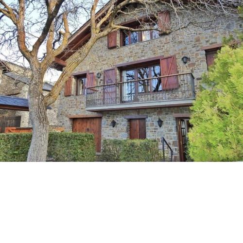 CASA UNIFAMILIAR 8 pax con jardín URTX - CERDANYA