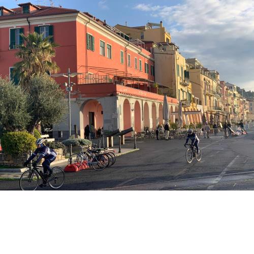 Casa Vacanza " La Rosa " Oneglia Centro