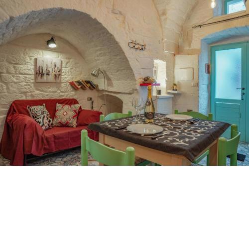 Casa Vacanze “House on the Left”