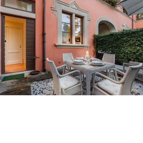 Casa Vera, exquisite 2 bedrooms 2 baths apartment with garden, A/C, close to Parking