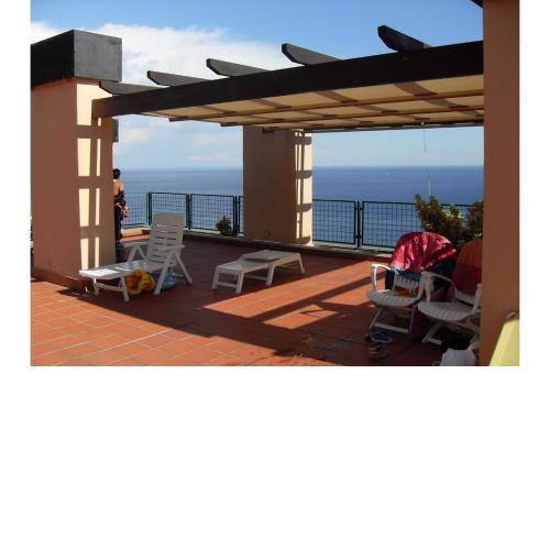 Casa Viola with shared pool sea view