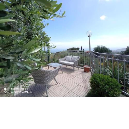 CASA VISTA MARE - Superb garden and Parking included