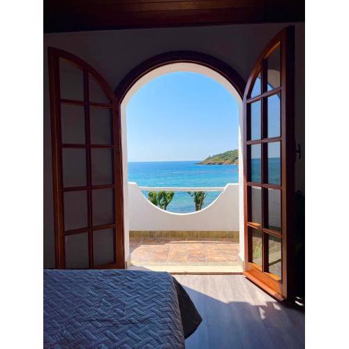 Casale fronte mare