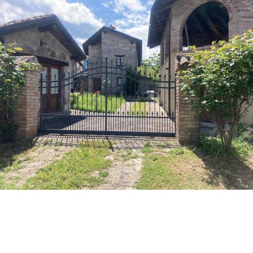 Casale in sasso con piscina