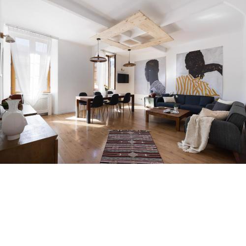 Casanina In the Heart Of Como - By House of Travelers