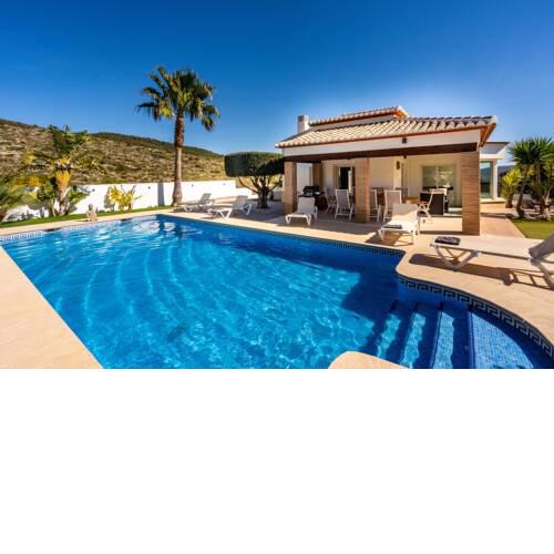Casas Abiar Holiday Home Sleeps 6 with Pool Air Con and WiFi