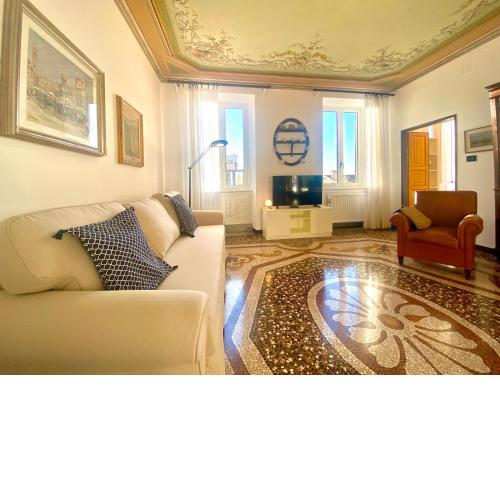 CasaViva-Central Elegant apartment in Camogli