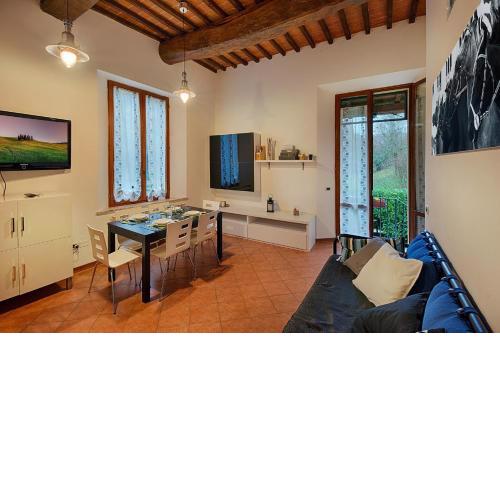 CasaZappa - In centro a piedi, parcheggio e giardino privato