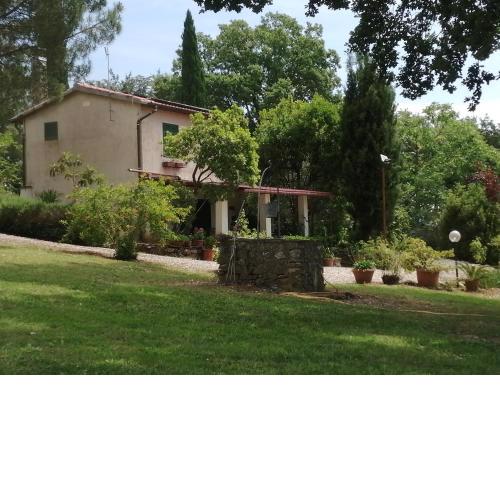 Casetta in campagna. Bilocale con veranda