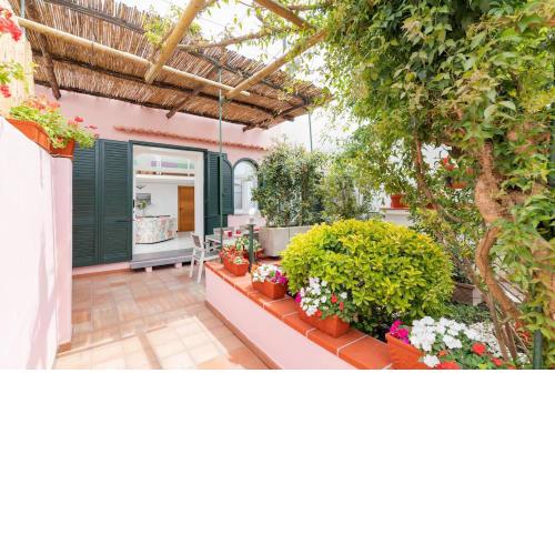 Casetta Rosa, un'oasi di pace nel centro di Anacapri