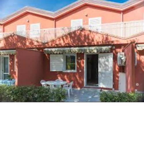 Casina a Marina di Pisa con Piscina