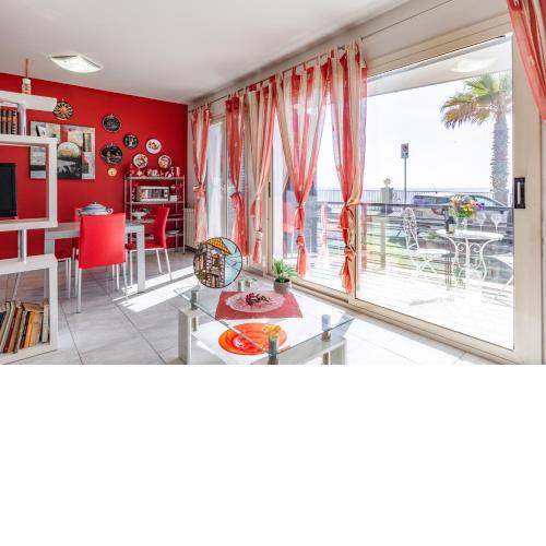 Castello Normanno Modern Sea View Apartment