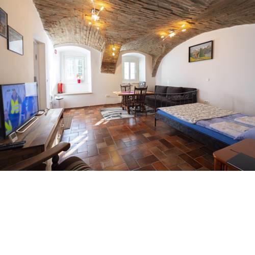 Castle Hill Apartment