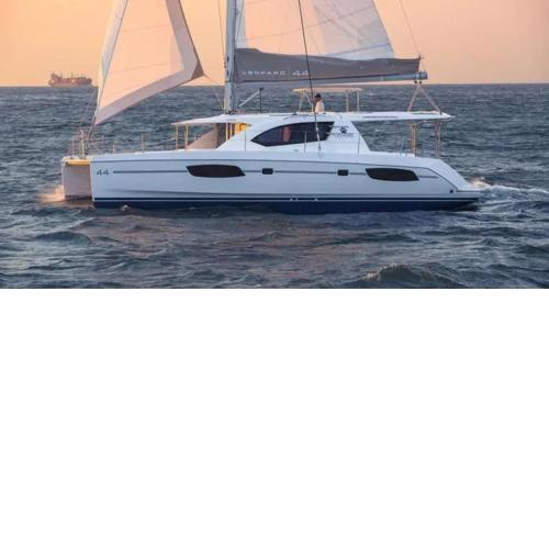 Catamarano Leopard 44 a Bocca di magra