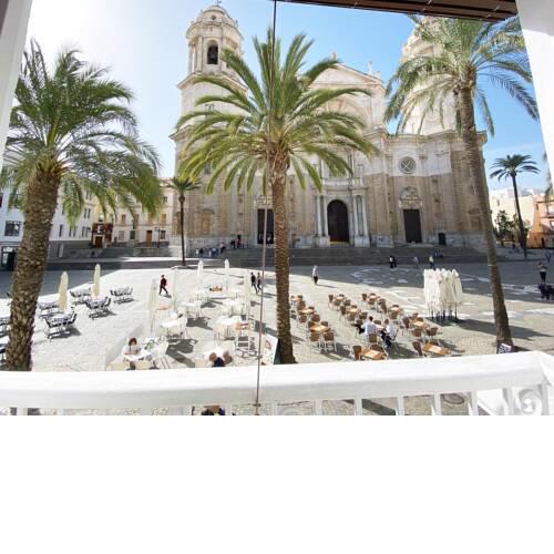 Cathedral apartamento con balcon