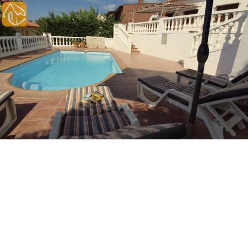 Caules Villa Sleeps 6 Pool WiFi