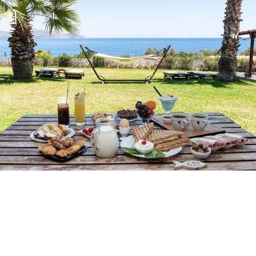 Cavo Petra Seaside Retreats