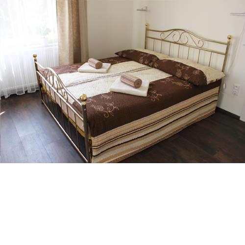 Center. 3rooms 2bathrooms. Brand new separate apartment
