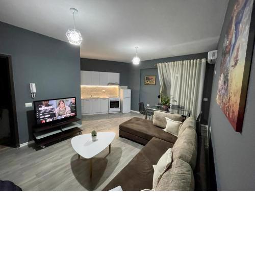CENTER RESIDENCE