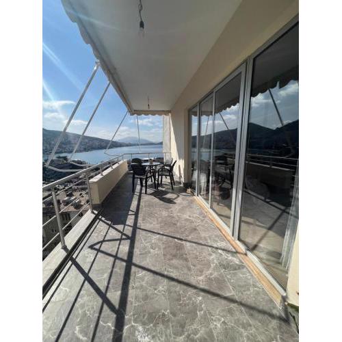 Center-sea view apartament,Sarande