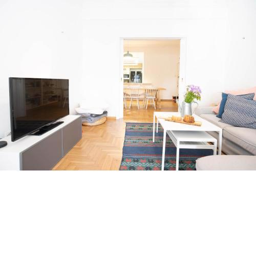 Central 2 bedroom apartment next to Pedion Areos