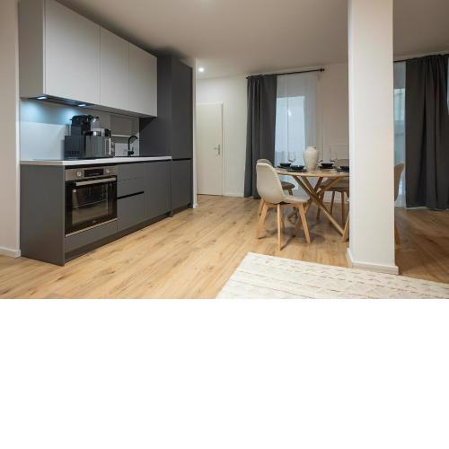 Central 2-room apartment with a terrace