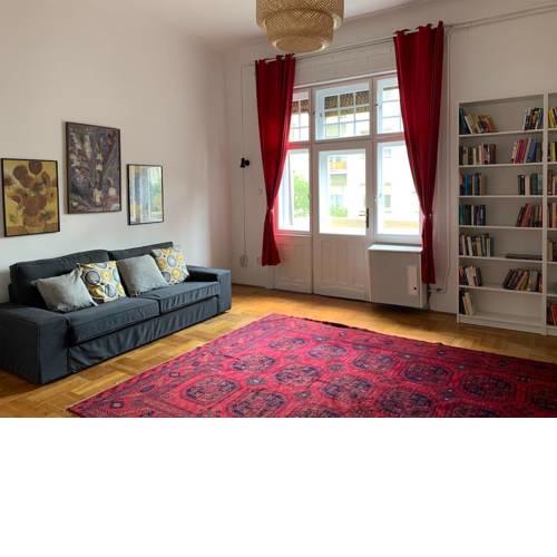 Central apartment close to the Parlament, 115 sqm