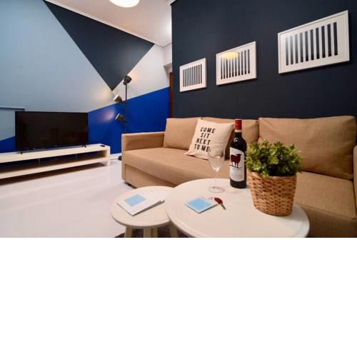 Central Apartment for 8ppl in Koukaki, 3 bedrooms!