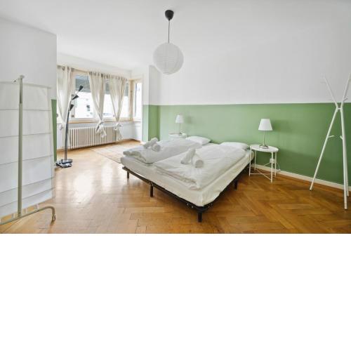 Central Apartment for City Explorers 222