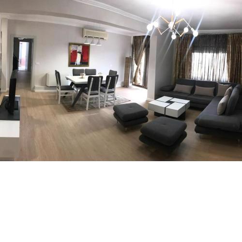 Central apartment in the Skanderbeg Square.