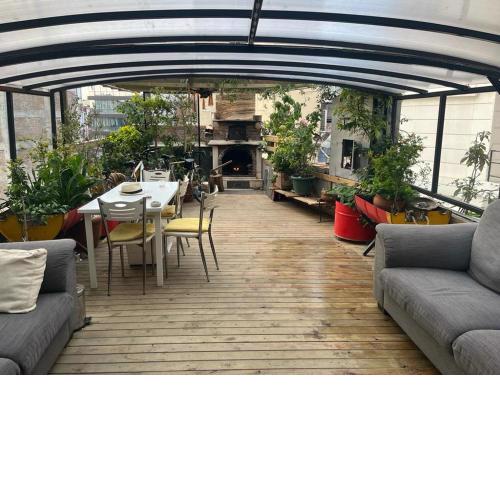 Central Apartment KADIKOY Terrace BBQ close 2 block Ferry Bull Metro Nighlife