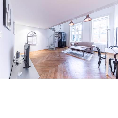 Central Apartment next to State Opera