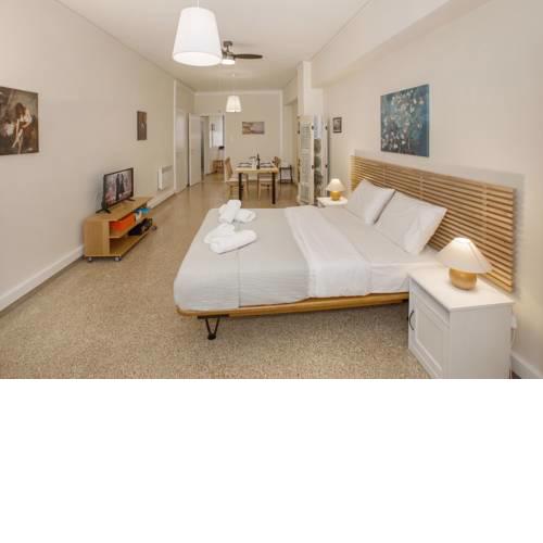 Central apartment on pedestrian street