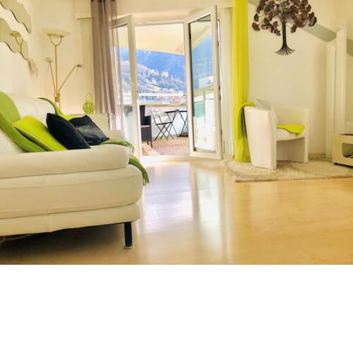 Central Apartment with Lake View | 13