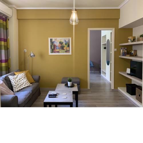 Central Apartment with Private Garden Courtyard