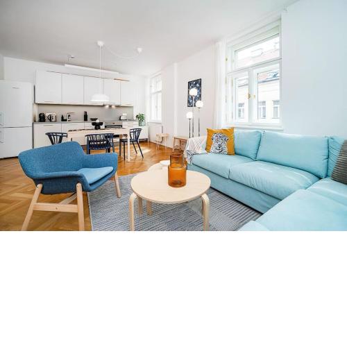 Central Bright and Spacious Appt
