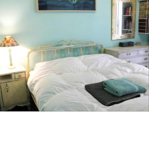 Central & Cosy boutique Apt - 3 min from Metro
