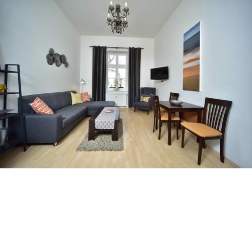 Central courtyard apartment