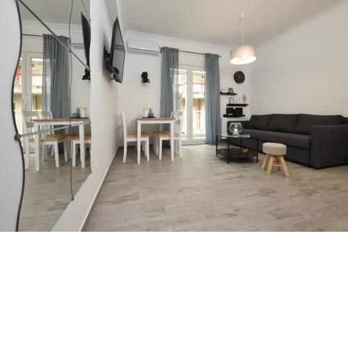 Central Downtown Two Bedroom Apartment