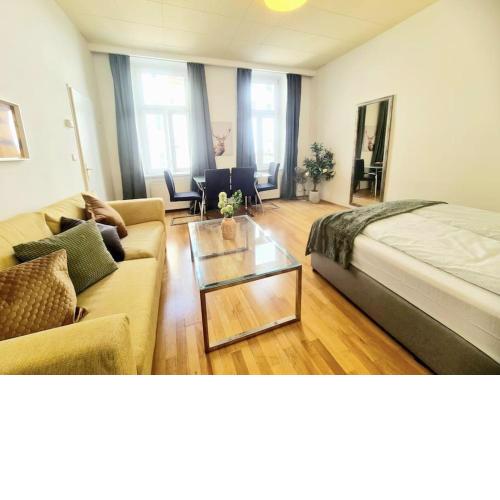 Central Dreamscape 1BR Haven for Vienna Explorers