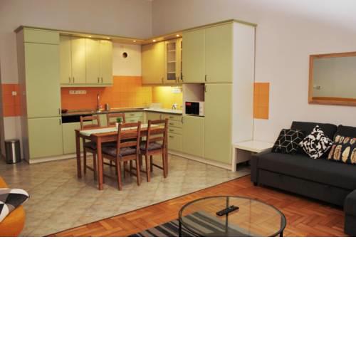 Central HolloGem Apartment ✰ 3 BR