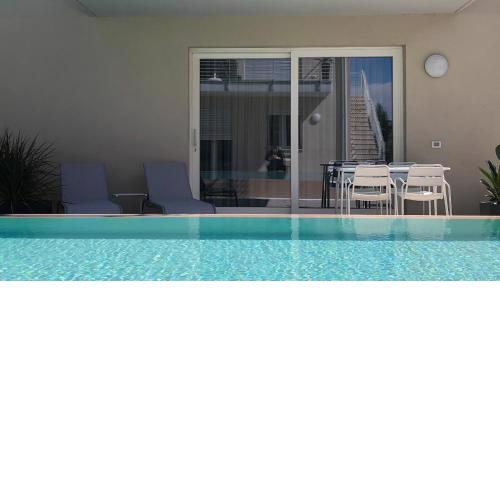*CENTRAL LAKESIDE APT*Swimming Pool & Free Parking
