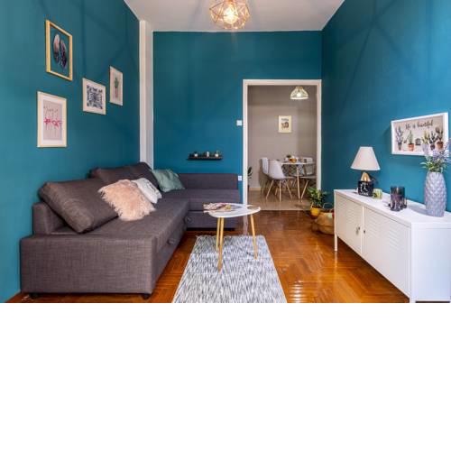 Central located &renovated apt, 3 stops from Syntagma,straight from the airport!