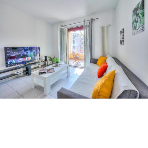 Central Love - Happy Rentals